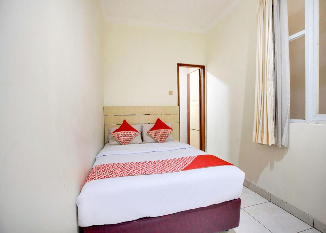 Oyo 2554 Hotel Arimbi Lama Dewi Sartika Bandung Luaran gambar